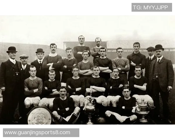 曼彻斯特联足球俱乐部的辉煌历史与未来展望解析