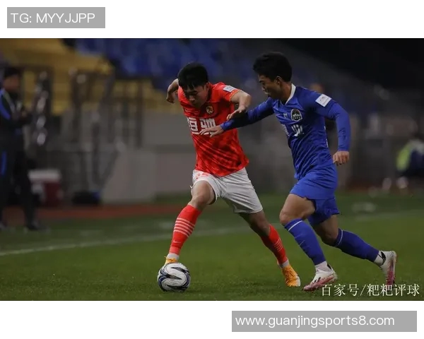 2017年鲁能与辽宁足球队激战回顾：精彩瞬间与赛季亮点分析